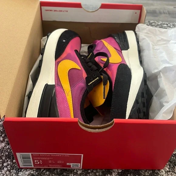 Like new Nike Waffle Trainer - Picture 1 of 4